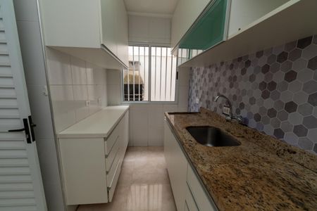 Cozinha de casa de condomínio para alugar com 2 quartos, 59m² em Jardim California, Barueri