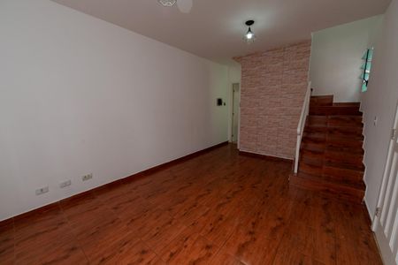 Casa de condomínio para alugar com 59m², 2 quartos e 2 vagasSala