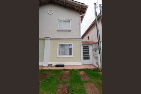 Casa de condomínio para alugar com 59m², 2 quartos e 2 vagasFachada 