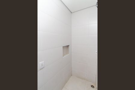 Apartamento para alugar com 38m², 2 quartos e sem vaga Apartamento para alugar com 38m², 2 quartos e sem vagaBanheiro