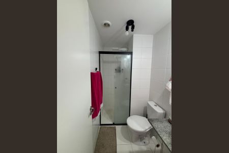 Banheiro de apartamento à venda com 1 quarto, 33m² em Butantã, São Paulo