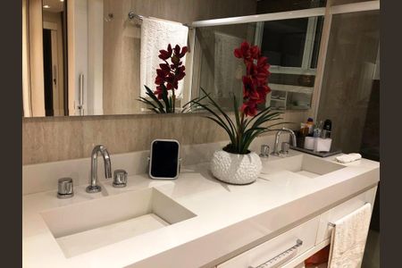 Banheiro de apartamento à venda com 3 quartos, 250m² em Santa Paula, São Caetano do Sul