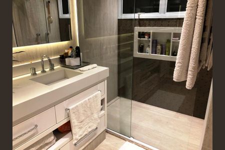 Apartamento à venda com 250m², 3 quartos e 4 vagasBanheiro