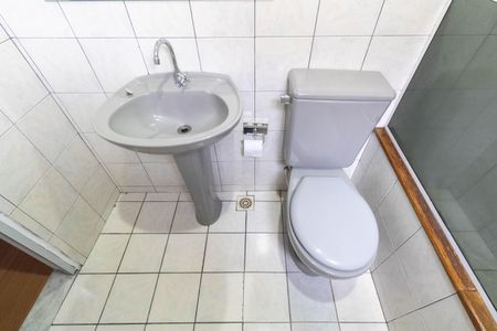 Casa para alugar com 80m², 2 quartos e sem vaga Casa para alugar com 80m², 2 quartos e sem vagaBanheiro do Quarto 1