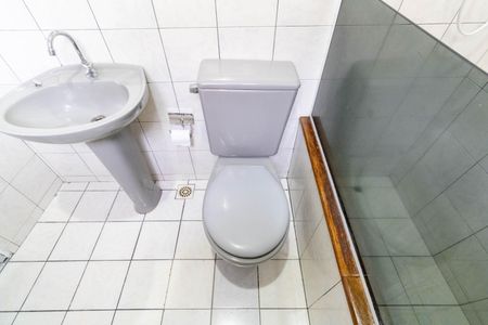 Casa para alugar com 80m², 2 quartos e sem vaga Casa para alugar com 80m², 2 quartos e sem vagaBanheiro do Quarto 1