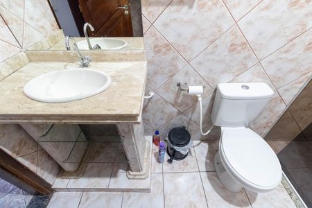 Casa para alugar com 80m², 2 quartos e sem vaga Casa para alugar com 80m², 2 quartos e sem vagaBanheiro Social