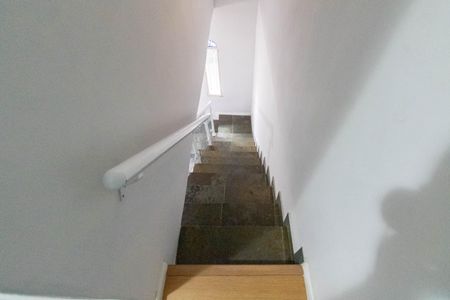 Casa para alugar com 80m², 2 quartos e sem vaga Casa para alugar com 80m², 2 quartos e sem vagaEscada