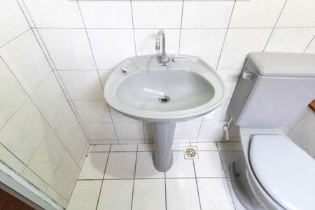 Casa para alugar com 80m², 2 quartos e sem vaga Casa para alugar com 80m², 2 quartos e sem vagaBanheiro do Quarto 1