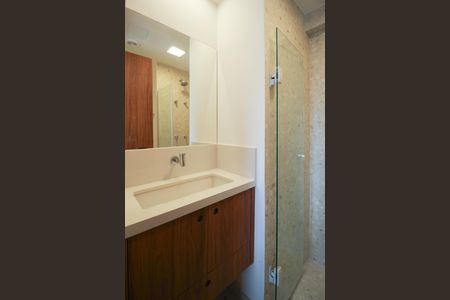 Banheiro de kitnet/studio à venda com 1 quarto, 21m² em Indianópolis, São Paulo