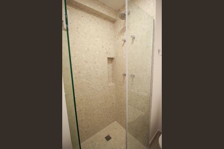 Banheiro de kitnet/studio à venda com 1 quarto, 21m² em Indianópolis, São Paulo