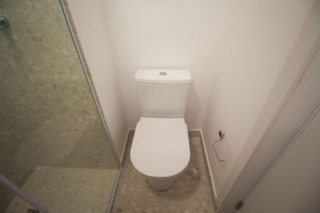 Banheiro de kitnet/studio à venda com 1 quarto, 21m² em Indianópolis, São Paulo