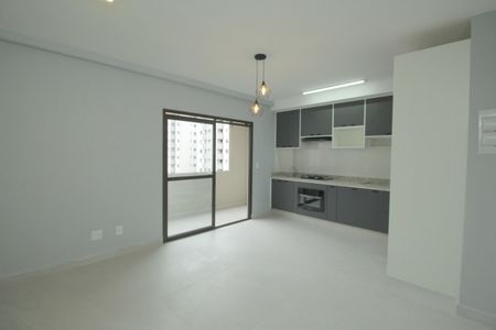 Sala/Cozinha de apartamento à venda com 1 quarto, 51m² em Parque das Nações, Santo André