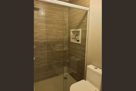 Banheiro de apartamento à venda com 2 quartos, 65m² em Alphaville Industrial, Barueri