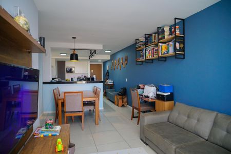 Apartamento à venda com 98m², 2 quartos e 1 vaga Apartamento à venda com 98m², 2 quartos e 1 vagaSala