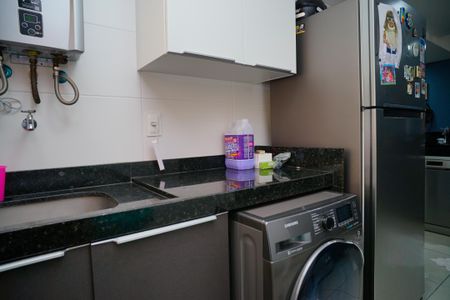 Apartamento à venda com 98m², 2 quartos e 1 vaga Apartamento à venda com 98m², 2 quartos e 1 vagaÁrea de Serviço