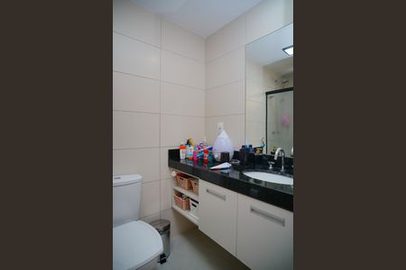 Apartamento à venda com 98m², 2 quartos e 1 vaga Apartamento à venda com 98m², 2 quartos e 1 vagaBanheiro do Quarto 2