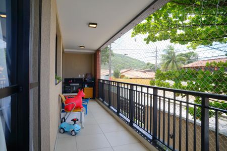 Apartamento à venda com 98m², 2 quartos e 1 vaga Apartamento à venda com 98m², 2 quartos e 1 vagaVaranda