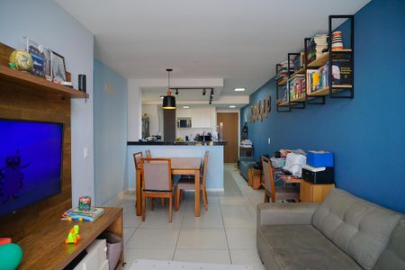 Apartamento à venda com 98m², 2 quartos e 1 vaga Apartamento à venda com 98m², 2 quartos e 1 vagaSala