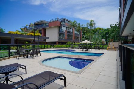 Apartamento à venda com 98m², 2 quartos e 1 vaga Apartamento à venda com 98m², 2 quartos e 1 vagaÁrea comum - Piscina