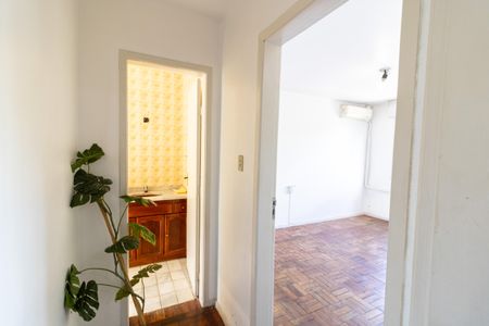 Corredor de apartamento para alugar com 2 quartos, 52m² em Glória, Porto Alegre
