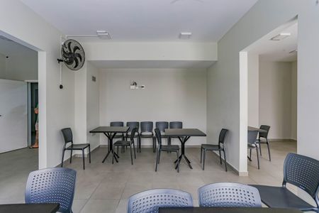 Apartamento para alugar com 38m², 2 quartos e 1 vaga Apartamento para alugar com 38m², 2 quartos e 1 vagaÁrea comum - Salão de festas