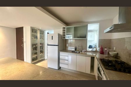 Apartamento à venda com 85m², 3 quartos e 1 vaga Apartamento à venda com 85m², 3 quartos e 1 vagaCozinha