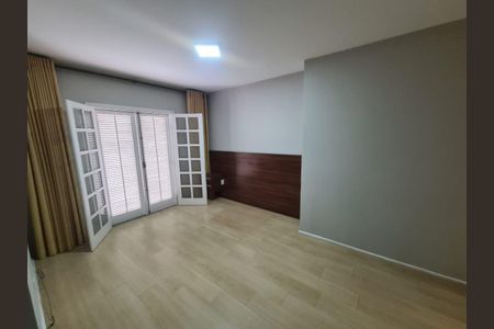 Quarto de casa de condomínio para alugar com 4 quartos, 333m² em Alphaville, Santana de Parnaíba