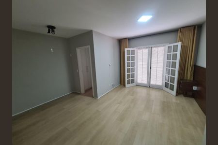Quarto de casa de condomínio para alugar com 4 quartos, 333m² em Alphaville, Santana de Parnaíba
