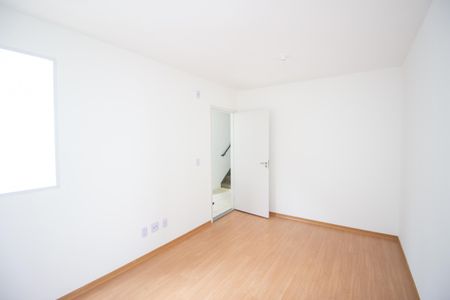 Sala de apartamento para alugar com 2 quartos, 42m² em Bom Jesus, Contagem