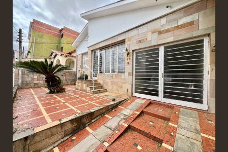 Casa à venda com 301m², 3 quartos e 2 vagasFachada da casa