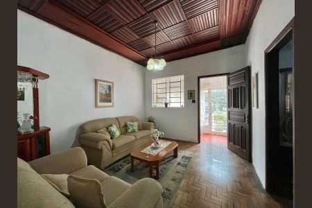 Casa à venda com 301m², 3 quartos e 2 vagasSala