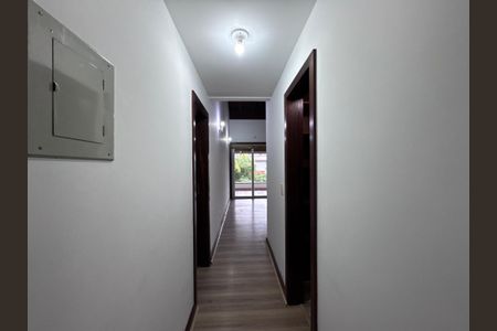 Casa de condomínio à venda com 767m², 5 quartos e 4 vagas Casa de condomínio à venda com 767m², 5 quartos e 4 vagasCorredor