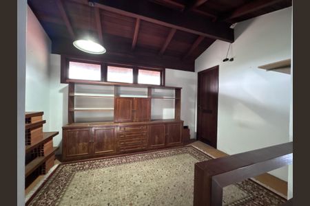 Casa de condomínio à venda com 767m², 5 quartos e 4 vagas Casa de condomínio à venda com 767m², 5 quartos e 4 vagasSala - Mezanino