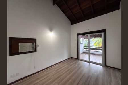 Casa de condomínio à venda com 767m², 5 quartos e 4 vagas Casa de condomínio à venda com 767m², 5 quartos e 4 vagasSuíte 4