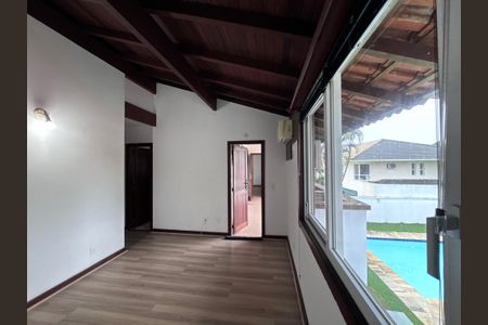 Casa de condomínio à venda com 767m², 5 quartos e 4 vagas Casa de condomínio à venda com 767m², 5 quartos e 4 vagasSuíte 2