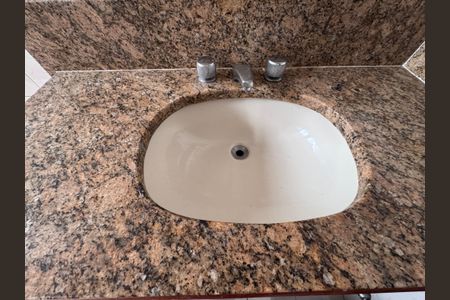 Casa de condomínio à venda com 767m², 5 quartos e 4 vagas Casa de condomínio à venda com 767m², 5 quartos e 4 vagasSuíte 3 - Banheiro