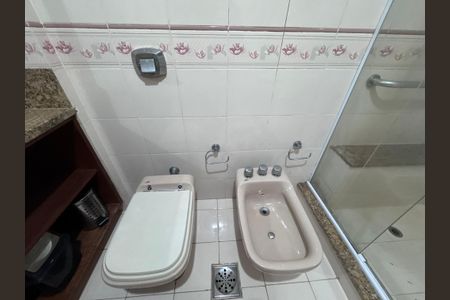 Casa de condomínio à venda com 767m², 5 quartos e 4 vagas Casa de condomínio à venda com 767m², 5 quartos e 4 vagasSuíte 1 - Banheiro