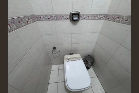 Casa de condomínio à venda com 767m², 5 quartos e 4 vagas Casa de condomínio à venda com 767m², 5 quartos e 4 vagasSuíte 4 - Banheiro