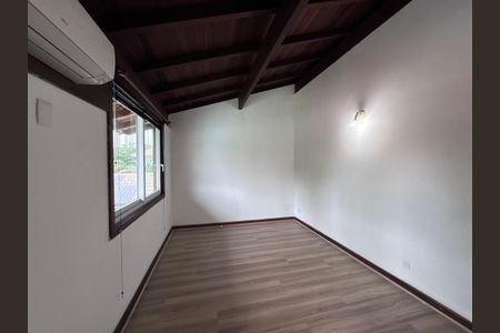 Casa de condomínio à venda com 767m², 5 quartos e 4 vagas Casa de condomínio à venda com 767m², 5 quartos e 4 vagasSuíte 2