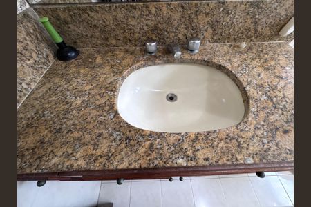 Casa de condomínio à venda com 767m², 5 quartos e 4 vagas Casa de condomínio à venda com 767m², 5 quartos e 4 vagasSuíte 4 - Banheiro