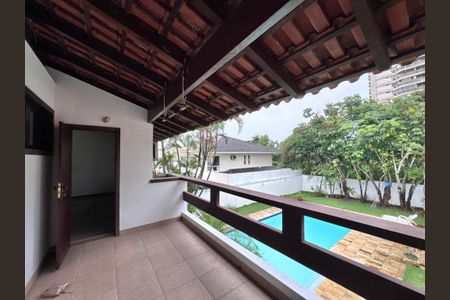 Casa de condomínio à venda com 767m², 5 quartos e 4 vagas Casa de condomínio à venda com 767m², 5 quartos e 4 vagasSuíte 1 - Varanda