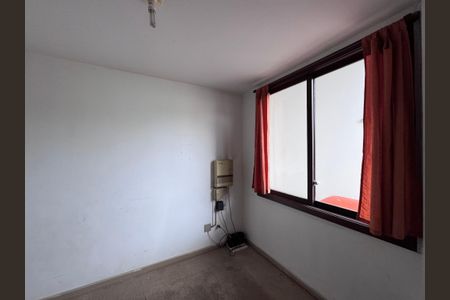 Casa de condomínio à venda com 767m², 5 quartos e 4 vagas Casa de condomínio à venda com 767m², 5 quartos e 4 vagasÁrea de Serviço - Quarto 2