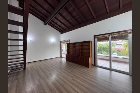 Casa de condomínio à venda com 767m², 5 quartos e 4 vagas Casa de condomínio à venda com 767m², 5 quartos e 4 vagasSala - Segundo andar