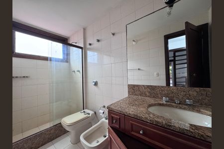 Casa de condomínio à venda com 767m², 5 quartos e 4 vagas Casa de condomínio à venda com 767m², 5 quartos e 4 vagasSuíte 3 - Banheiro