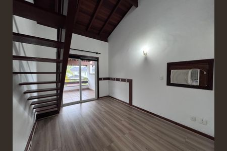 Casa de condomínio à venda com 767m², 5 quartos e 4 vagas Casa de condomínio à venda com 767m², 5 quartos e 4 vagasSuíte 3