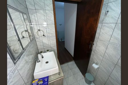 Casa à venda com 130m², 2 quartos e 2 vagasBanheiro 2