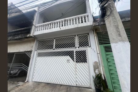 Casa à venda com 130m², 2 quartos e 2 vagasFachada 