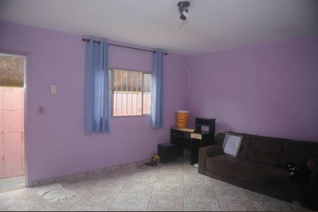 Sala de casa para alugar com 3 quartos, 118m² em Jardim Adriana, Itaquaquecetuba