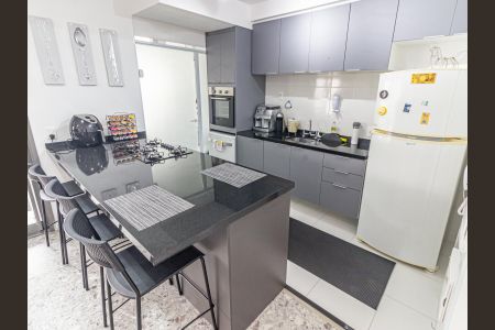 Apartamento à venda com 92m², 2 quartos e 2 vagasCozinha