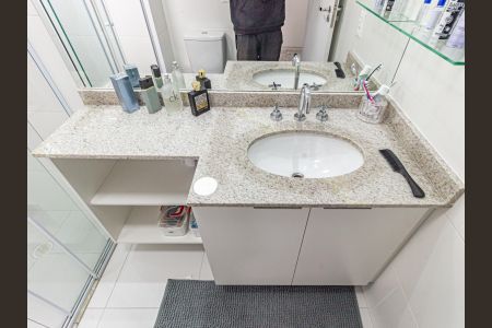 Apartamento à venda com 92m², 2 quartos e 2 vagasBanheiro da Suíte